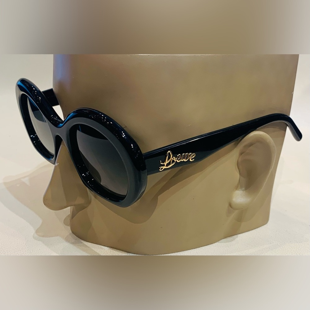New LOEWE Sunglasses - Picture 3 of 13